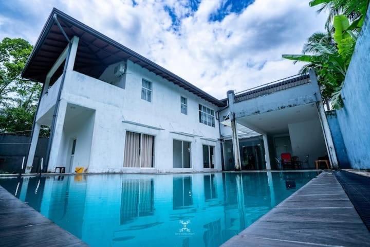 Villa 38 Padukka Ngoại thất bức ảnh